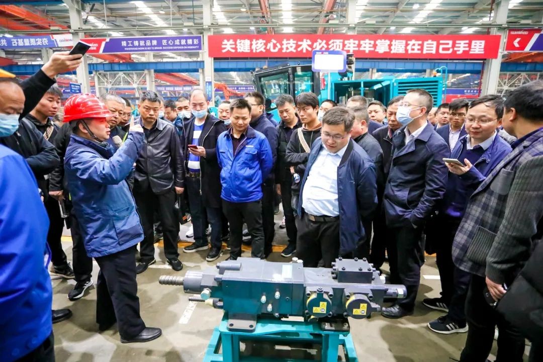 饕餮盛宴！龙8头号玩家智能?建华建材预制桩施工装备与手艺交流会盛大召开