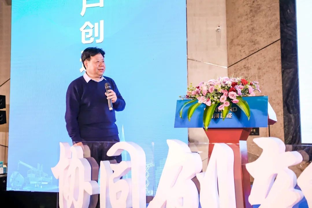 饕餮盛宴！龙8头号玩家智能?建华建材预制桩施工装备与手艺交流会盛大召开