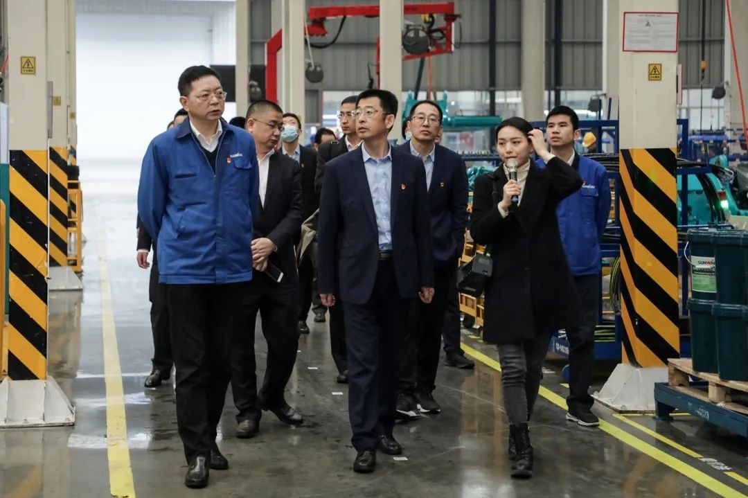 以党建促营业，，，，，，，，以营业强党建——青岛西海岸公用事业集团考察龙8头号玩家智能