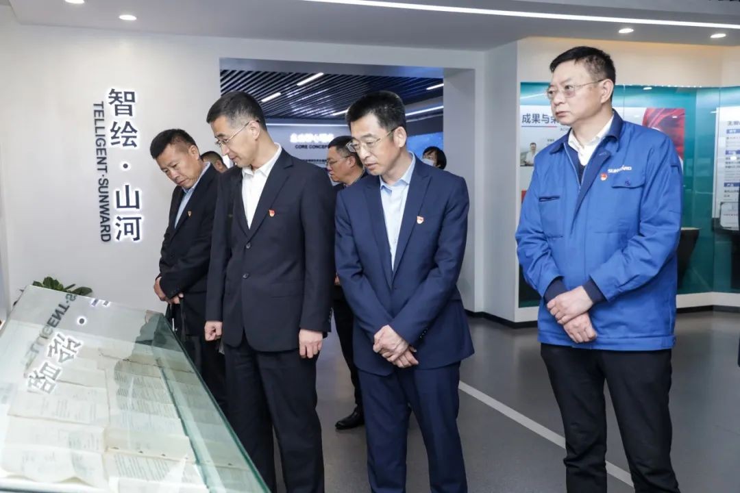 以党建促营业，，，，，，，，以营业强党建——青岛西海岸公用事业集团考察龙8头号玩家智能