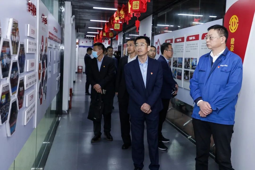 以党建促营业，，，，，，，，以营业强党建——青岛西海岸公用事业集团考察龙8头号玩家智能