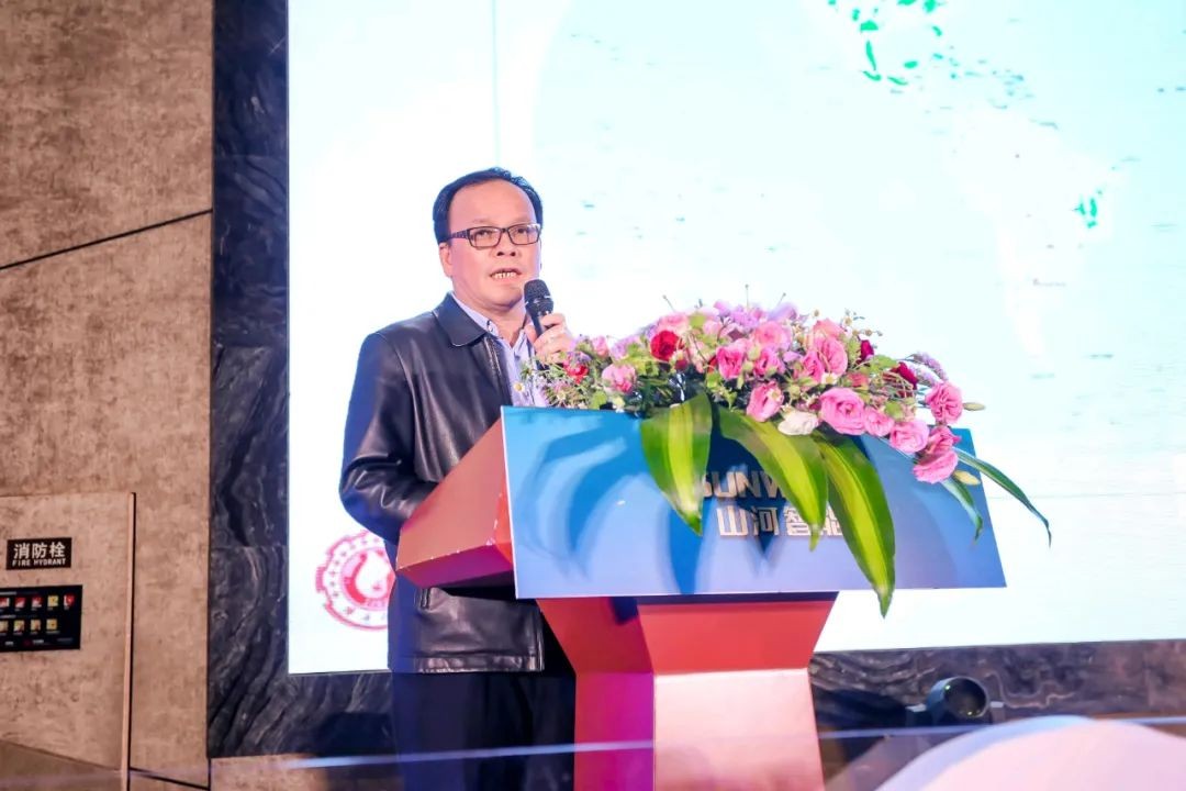 饕餮盛宴！龙8头号玩家智能?建华建材预制桩施工装备与手艺交流会盛大召开