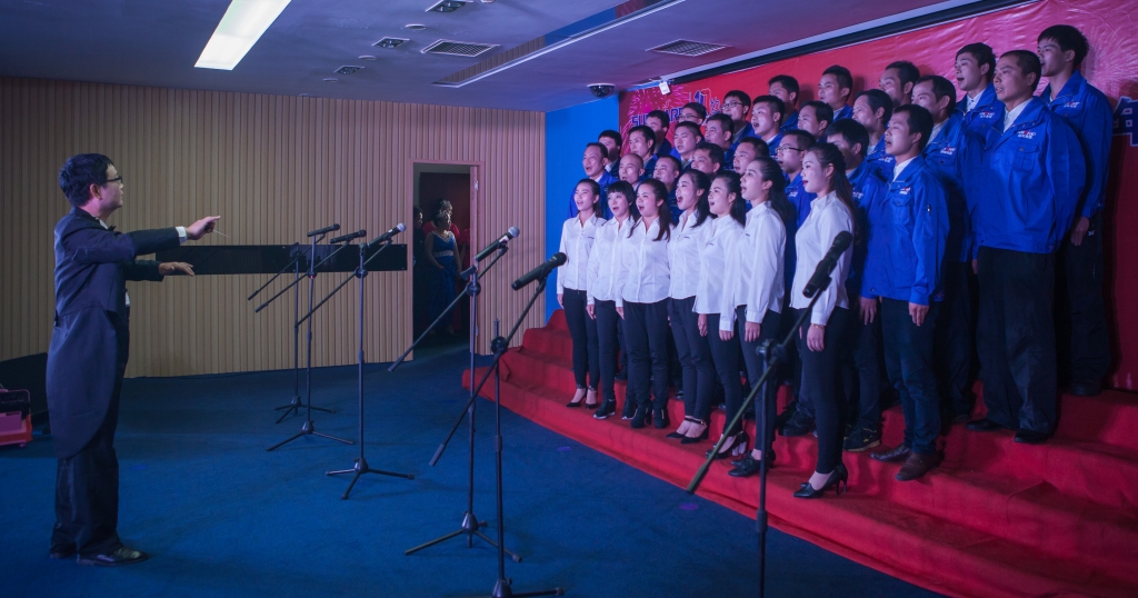 唱响龙8头号玩家之歌 共抒优美情怀——龙8头号玩家智能“双庆”合唱角逐圆满竣事