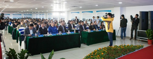 签约近25亿元，，，，，，东盟十国代表加入龙8头号玩家智能项目推介会暨签约仪式