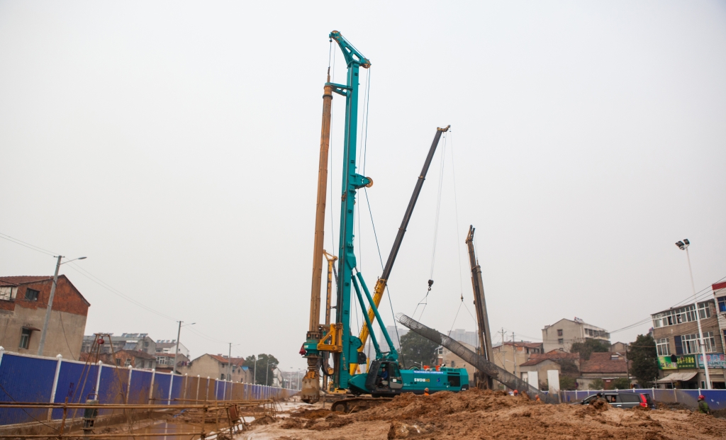 老板着急了？？？？？？龙8头号玩家智能高效旋挖钻机来资助