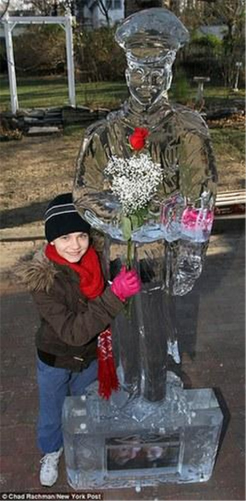 320名圣诞老人整体冲浪？？？？？？？八一八圣诞节奇闻趣事