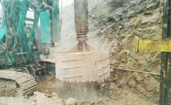 同台献艺，，，，，，，龙8头号玩家智能SWDM36旋挖钻机独吞鳌头