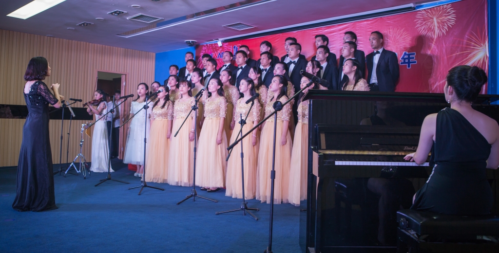 唱响龙8头号玩家之歌 共抒优美情怀——龙8头号玩家智能“双庆”合唱角逐圆满竣事