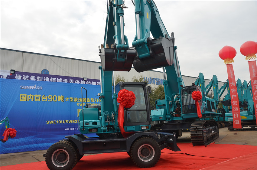 新品下线&精品批量上市：龙8头号玩家智能“组合拳”逆势出击