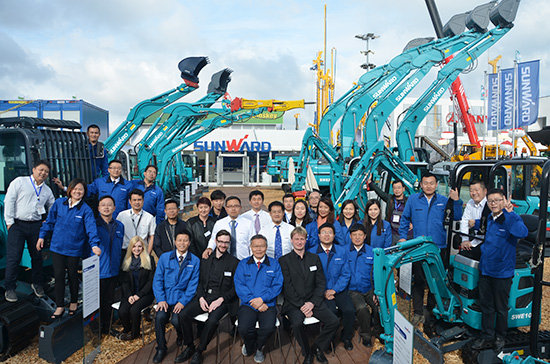 龙8头号玩家智能高端市场展风范