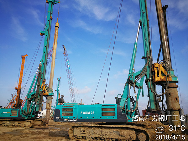 龙8头号玩家智能携全球领先凿岩装备，，，，，，，引爆越南矿业展