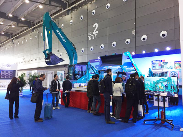 重磅出击：龙8头号玩家智能&中铁龙8头号玩家联合亮相轨博会