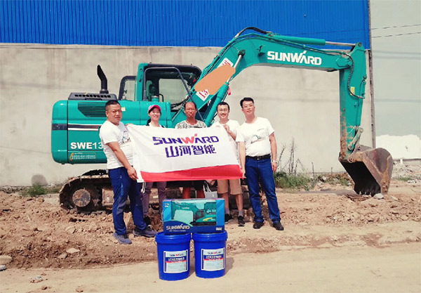 到了市场一线才知道，，，，，龙8头号玩家挖机客户都是铁杆粉丝