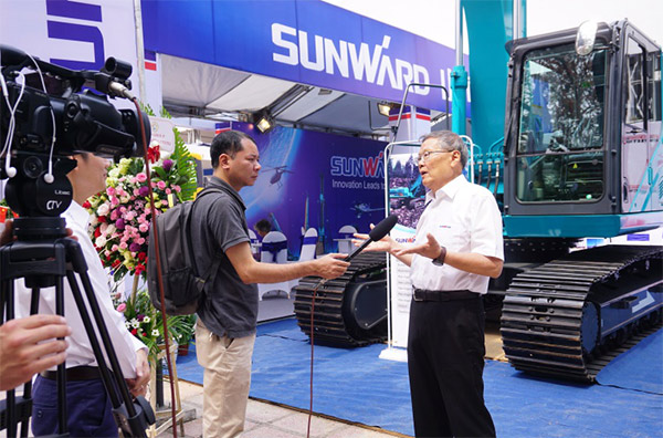 龙8头号玩家智能携全球领先凿岩装备，，，，，，，引爆越南矿业展