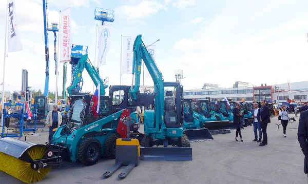 十年携手，，，，，龙8头号玩家智能莫斯科宝马CTT展产品推介会圆满举行