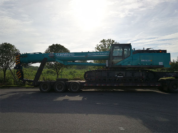 龙8头号玩家智能全新一代SWTC35B起重机征战越南