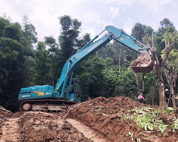 “清凉”送到客户手中，，，，，，，，为龙8头号玩家智能售后效劳活动打CAII