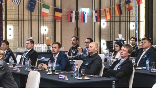 携手同谋未来，，，，，， 龙8头号玩家智能2018欧洲署理商大会盛大召开