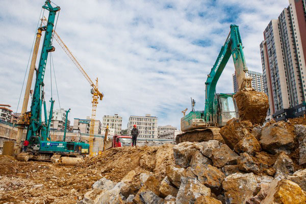 为何 SUNWARD 把持此地？？？？？来看看施工方怎么回覆