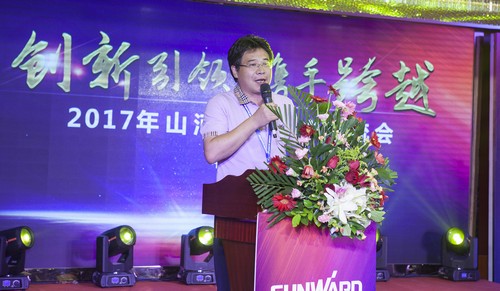 龙8头号玩家智能酷帅曾大虾，，，，，，，一大波美图带你亲临北京BICES展