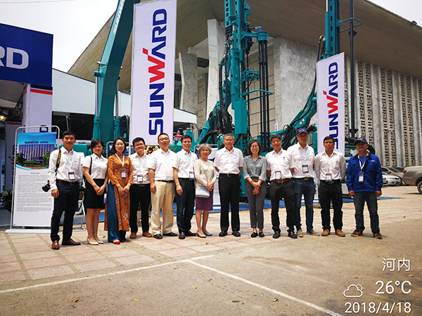 龙8头号玩家智能携全球领先凿岩装备，，，，，，，引爆越南矿业展