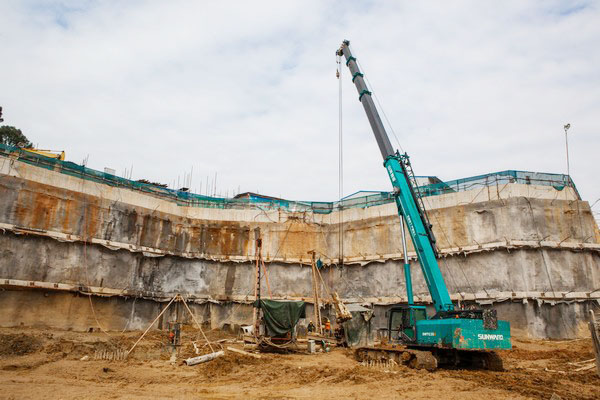 为何 SUNWARD 把持此地？？？？？来看看施工方怎么回覆