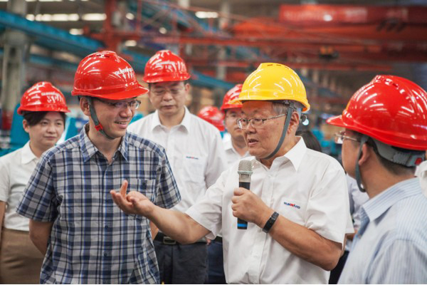 商务部相助司刘民强副司长一行调研龙8头号玩家智能