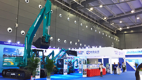 重磅出击：龙8头号玩家智能&中铁龙8头号玩家联合亮相轨博会