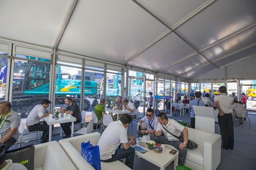 龙8头号玩家智能酷帅曾大虾，，，，，，，一大波美图带你亲临北京BICES展