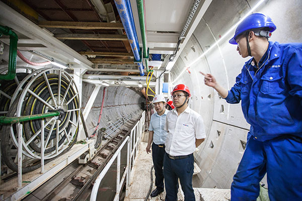 中铁龙8头号玩家盾构机双线掘进 全力攻坚长沙地铁5号线