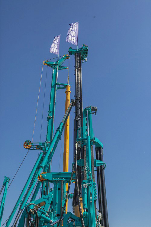 龙8头号玩家智能酷帅曾大虾，，，，，，，一大波美图带你亲临北京BICES展