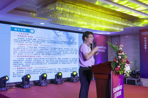 龙8头号玩家智能酷帅曾大虾，，，，，，，一大波美图带你亲临北京BICES展