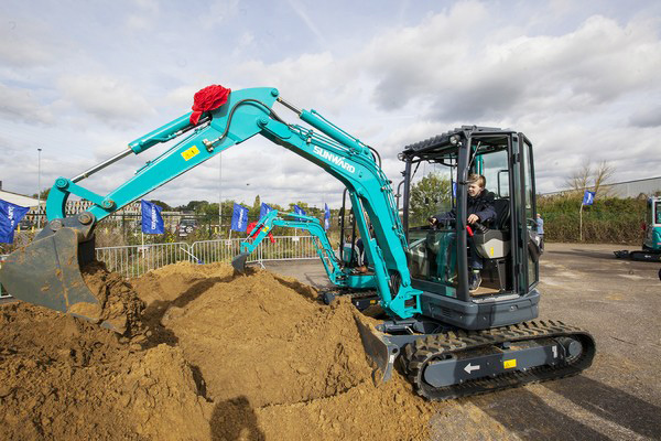 龙8头号玩家智能盛大举行2017年欧洲经销商大会