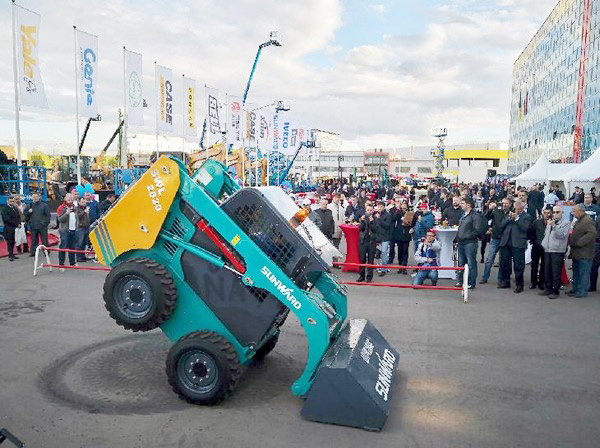 十年携手，，，，，龙8头号玩家智能莫斯科宝马CTT展产品推介会圆满举行