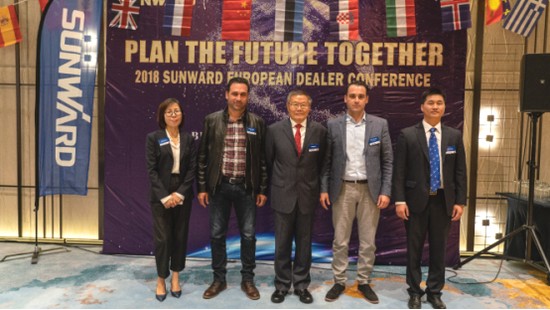 携手同谋未来，，，，，， 龙8头号玩家智能2018欧洲署理商大会盛大召开