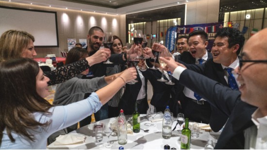 携手同谋未来，，，，，， 龙8头号玩家智能2018欧洲署理商大会盛大召开