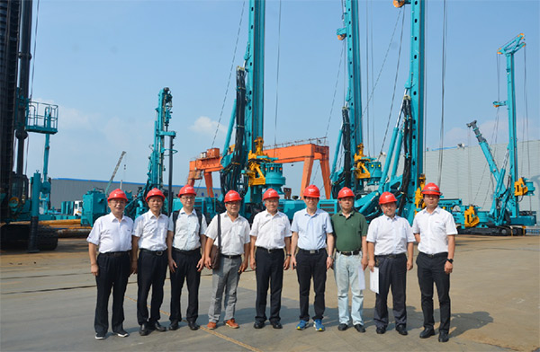 科技部高手艺中心副主任袁建湘考察调研龙8头号玩家智能