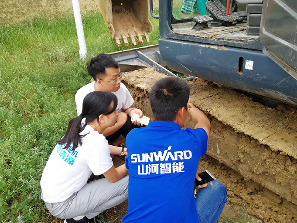 到了市场一线才知道，，，，，龙8头号玩家挖机客户都是铁杆粉丝