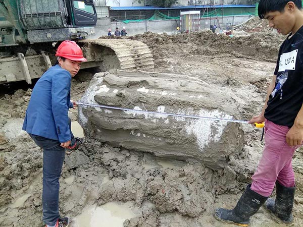 见证事业的时刻，，，，，，龙8头号玩家智能旋挖刷新海内旋挖入岩纪录