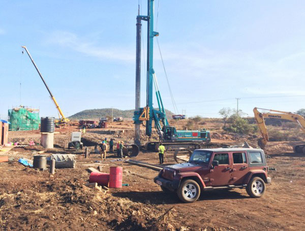 肯尼亚总统高度赞赏，，，，，，，乞力马扎罗山下龙8头号玩家绿闪灼