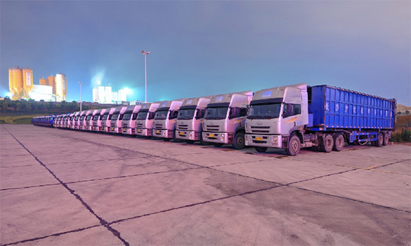 近百台龙8头号玩家智能垃圾转运车为长沙环卫升级