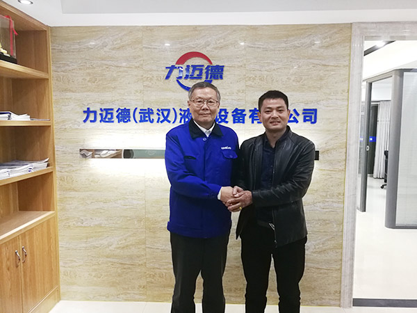 从拒绝到一次购置十台旋挖钻机，，，，，他用八年时间熟悉龙8头号玩家智能