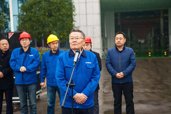 新年开门红！龙8头号玩家智能5000万装备批量发车