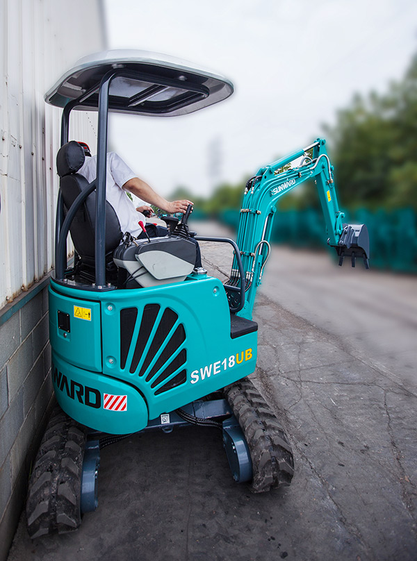 “C位”出道 14.5万元龙8头号玩家智能微挖18UB等你开回家