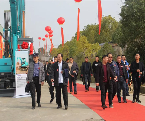 同心同梦，，，，，龙8头号玩家智能全球客户交流会武汉站盛大举行