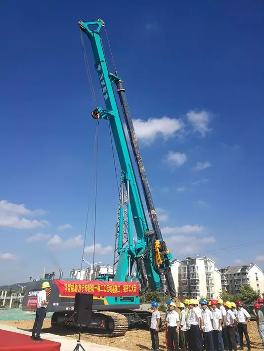 把“朋侪圈”“搬”到现。。。。。，，，，，，交机“玩出”新创意!