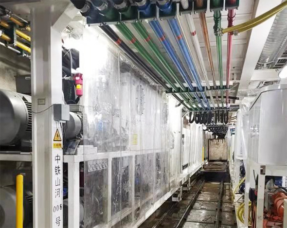 掘进力士邂逅春城地铁，，，，，，，，中铁龙8头号玩家8号盾构机顺遂始发