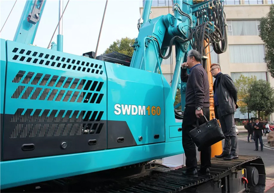 同心同梦，，，，，龙8头号玩家智能全球客户交流会武汉站盛大举行