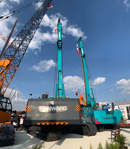 龙8头号玩家绿闪灼印度工程机械展