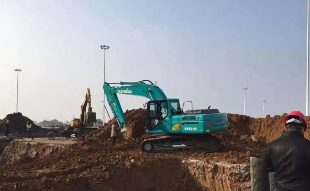 龙8头号玩家智能装备援建武汉雷神山医院